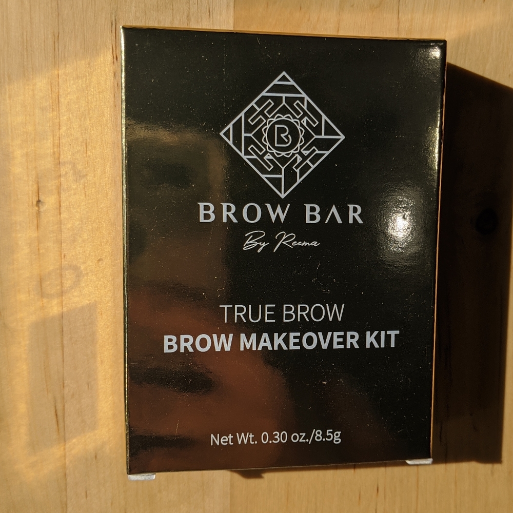 Brow Bar Brow Makeover kit by Reema
